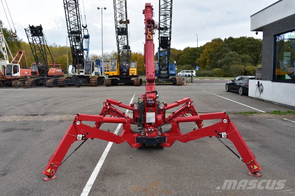 Unic URW 295 小型起重機