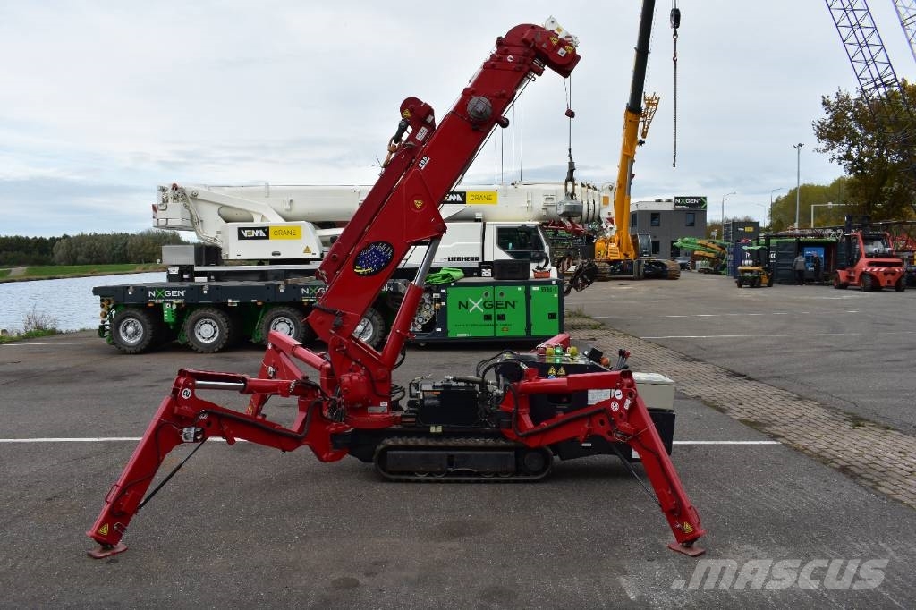 Unic URW 295 小型起重機