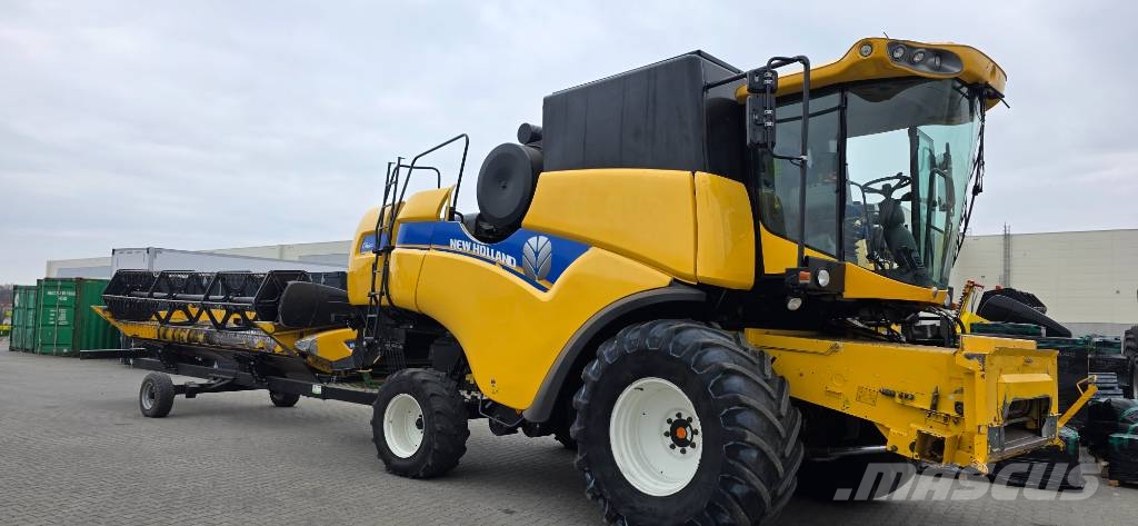 New Holland CX 5080 Mietitrebbiatrici