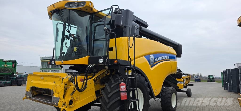 New Holland CX 5080 Mietitrebbiatrici