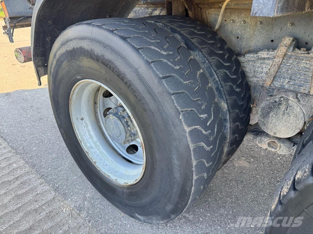 Renault Kerax 410 8x4 Full steel - Manual - Euro 4 - Big a Bañeras basculantes usadas