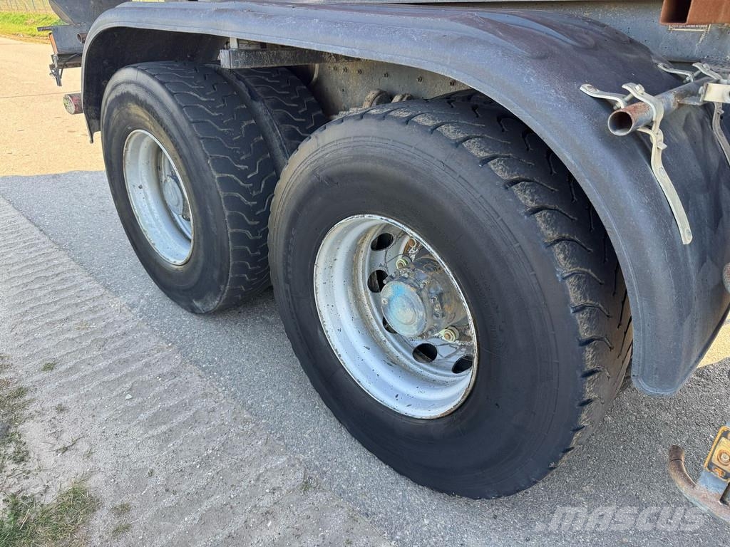 Renault Kerax 410 8x4 Full steel - Manual - Euro 4 - Big a Bañeras basculantes usadas