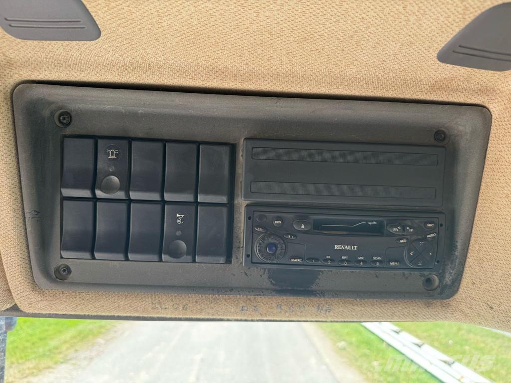 Renault Kerax 410 8x4 Full steel - Manual - Euro 4 - Big a Bañeras basculantes usadas