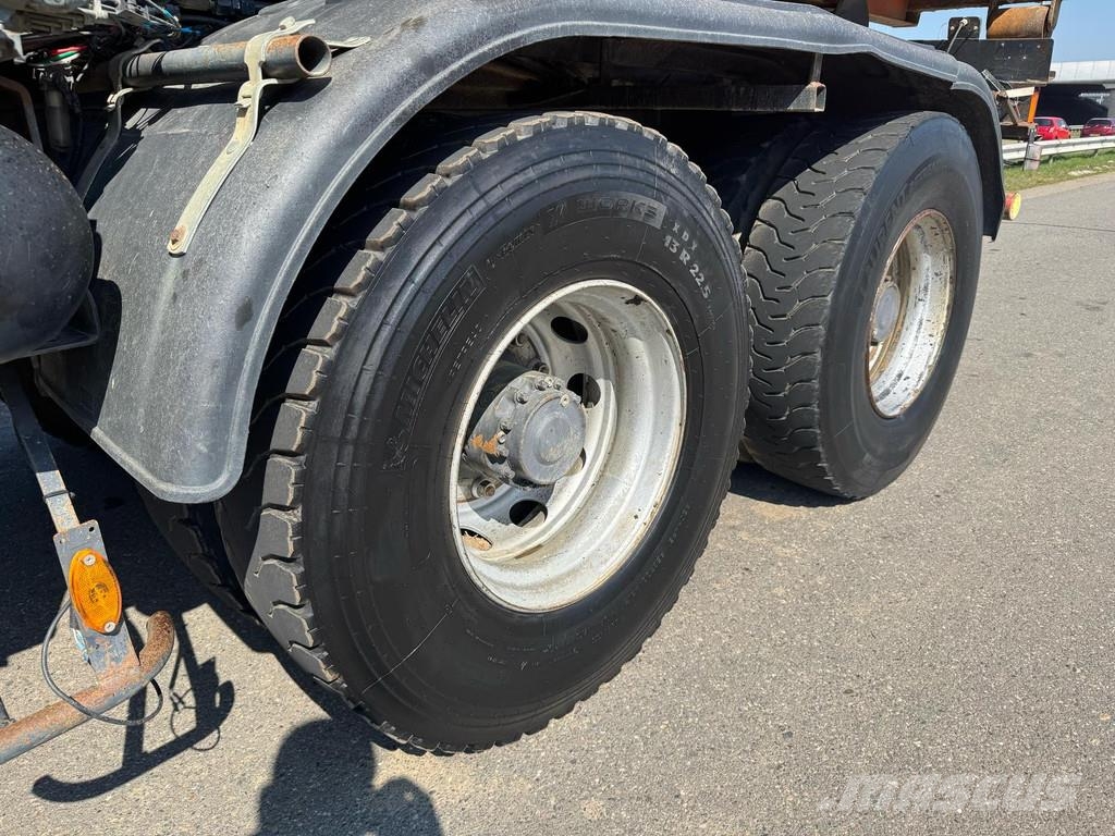 Renault Kerax 410 8x4 Full steel - Manual - Euro 4 - Big a Bañeras basculantes usadas