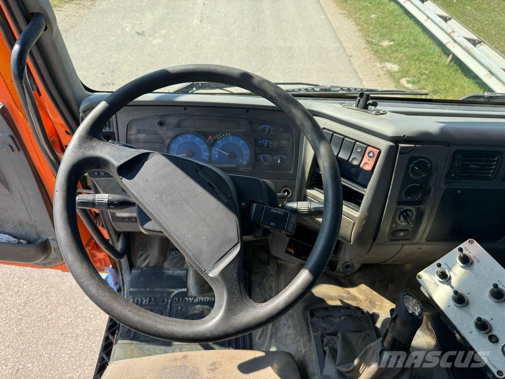 Renault Kerax 410 8x4 Full steel - Manual - Euro 4 - Big a Bañeras basculantes usadas