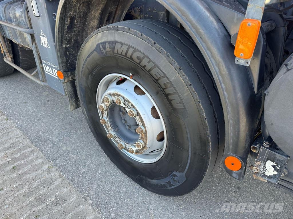 Renault Kerax 410 8x4 Full steel - Manual - Euro 4 - Big a Bañeras basculantes usadas