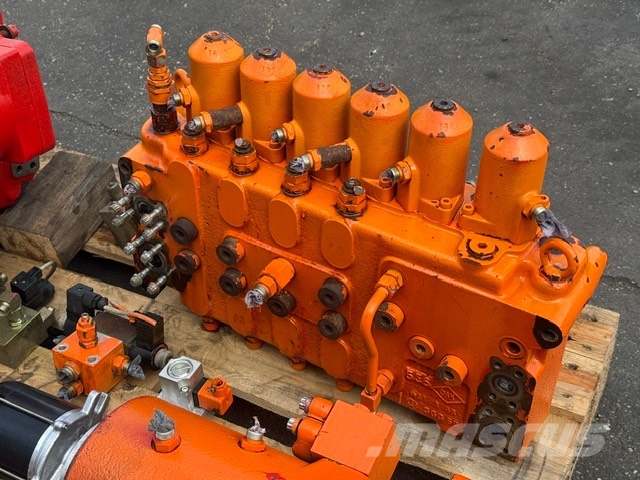 O&K MH 5 Compact USED HYDRAULIC VALVE BLOCK هيدروليات