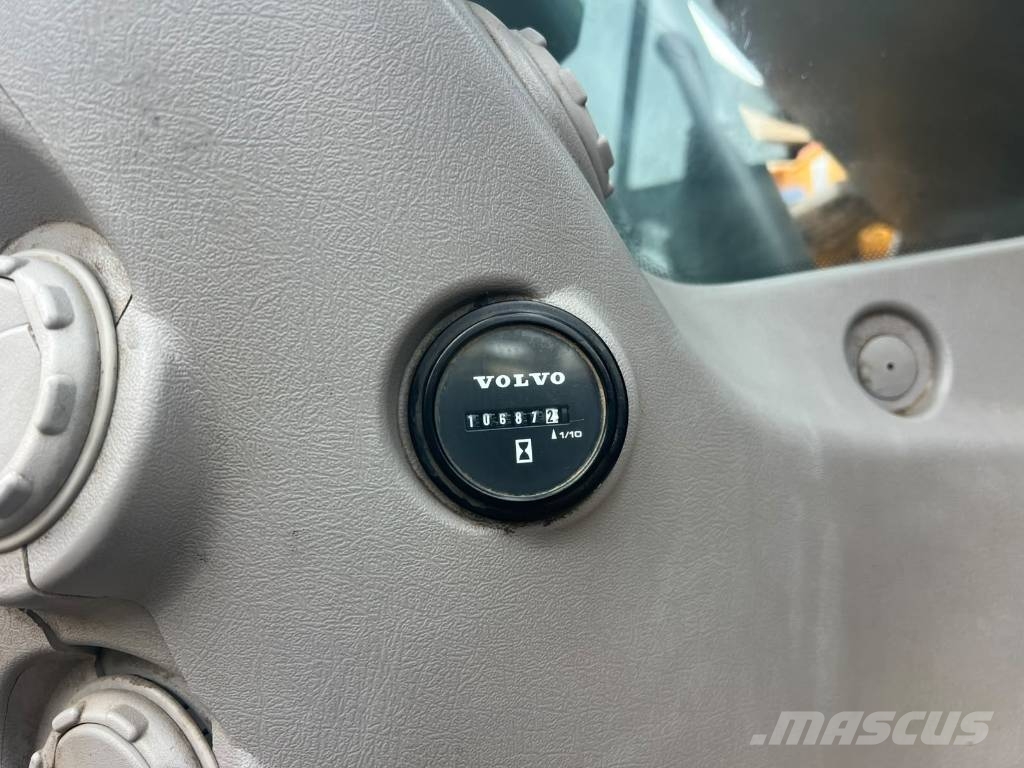 Volvo EC 380 E L Bageri guseničari