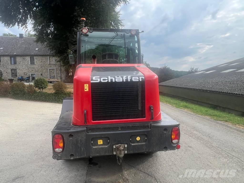Schäffer 8620 T لوادر متعددة الأغراض