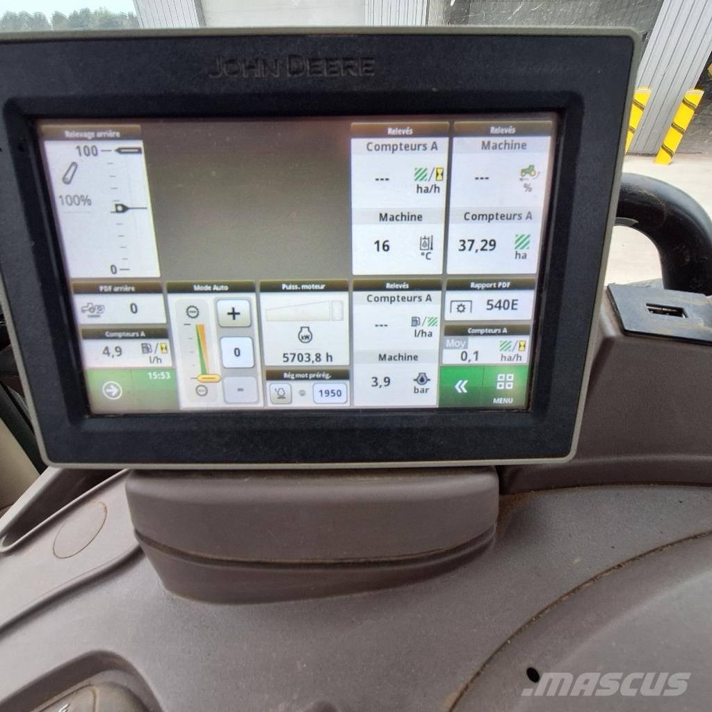 John Deere 6155R トラクター