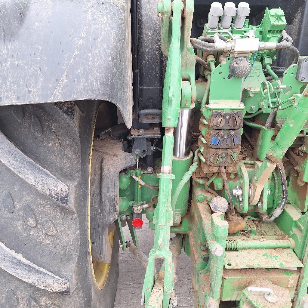 John Deere 6155R الجرارات