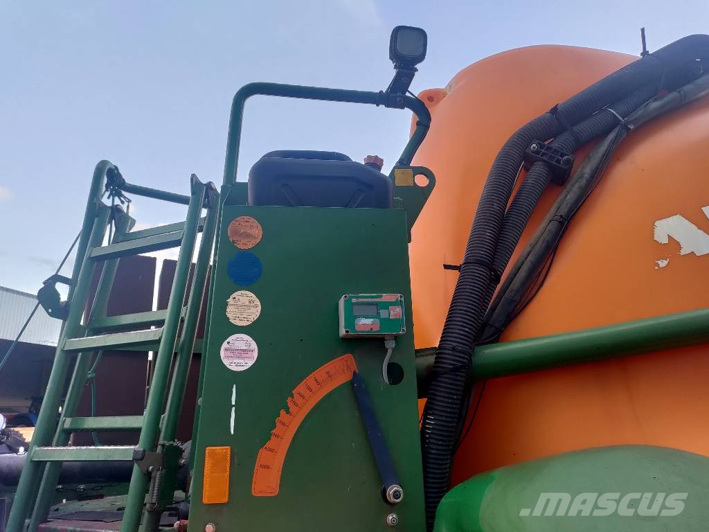 Amazone UX 5200 الرشاشات