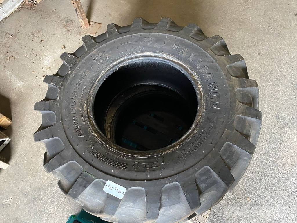 Alliance Agro industrial 440/80R24 Rehvid, rattad ja veljed