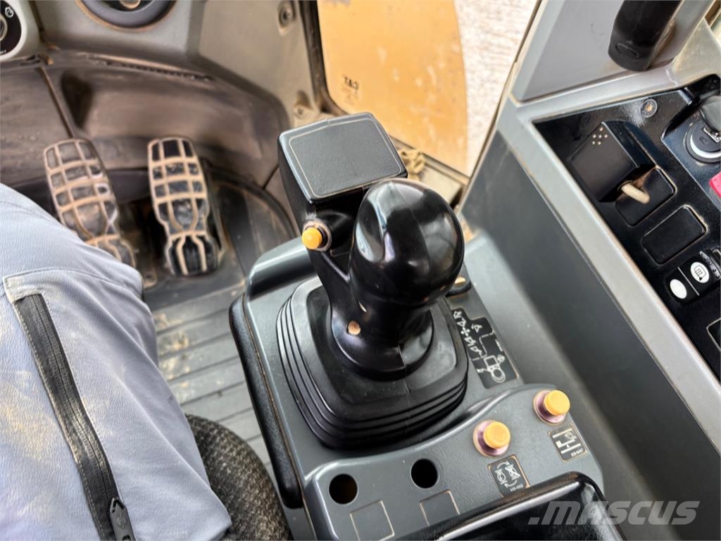 CAT 927M 4X4 Other