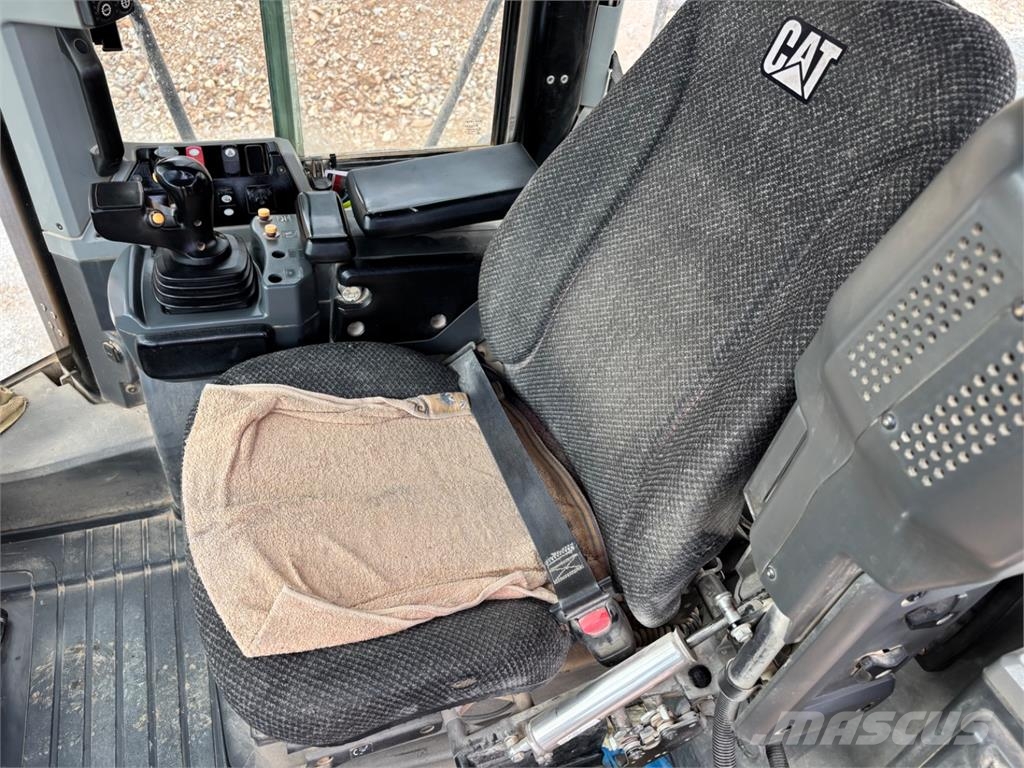 CAT 927M 4X4 Other