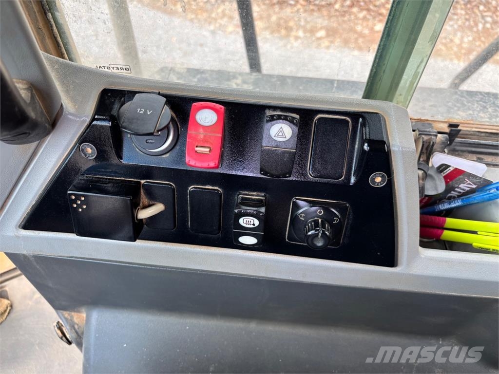CAT 927M 4X4 Other