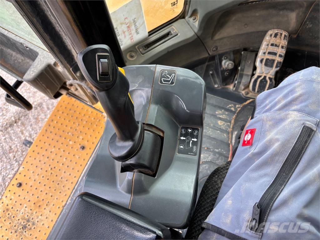 CAT 927M 4X4 Other