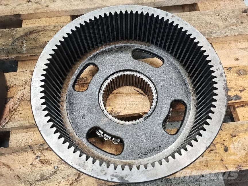 Case IH MX ..... Magnum 2002r. reducer Dana} Коробка передач