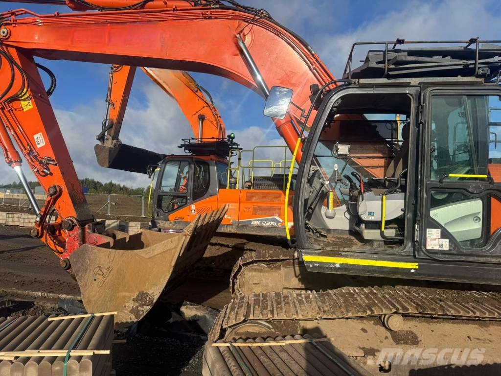 Hitachi ZX 350 LC-6 Kāpurķēžu ekskavatori