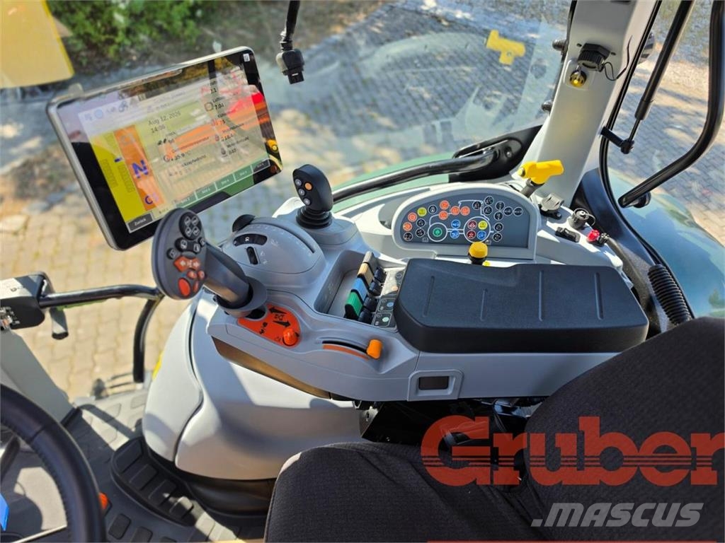 New Holland T5.120 Dynamic Command mit Fiat Design Tractors