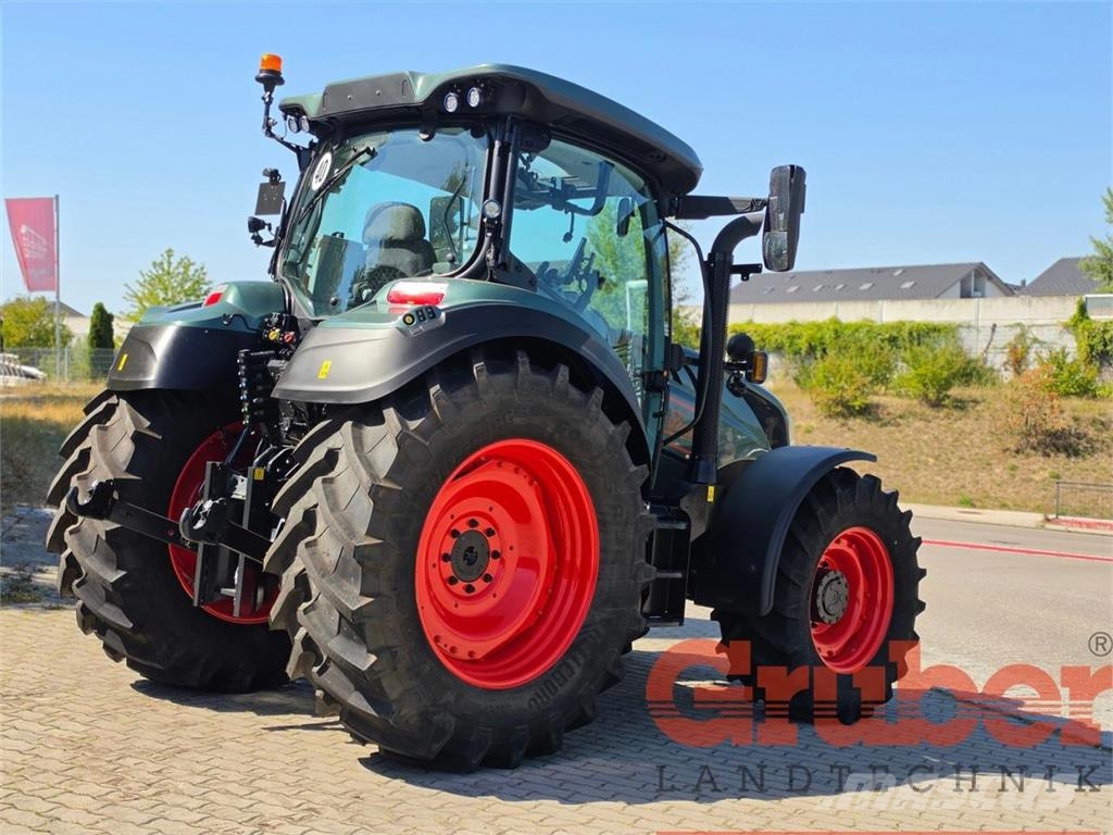 New Holland T5.120 Dynamic Command mit Fiat Design Tractors
