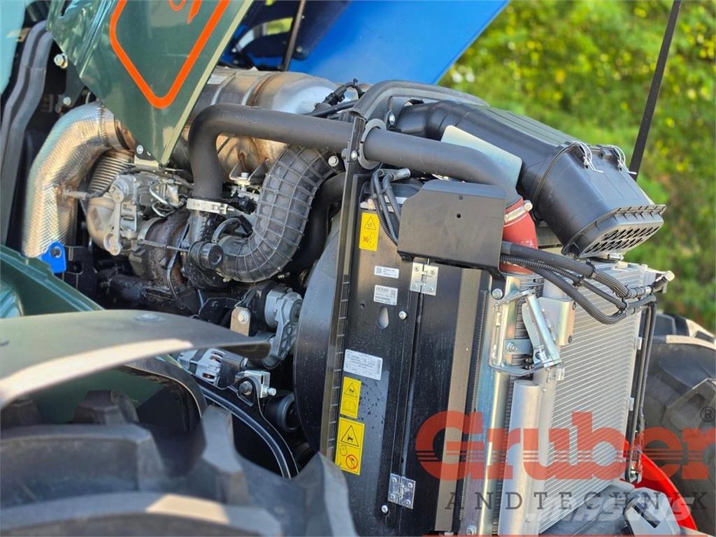 New Holland T5.120 Dynamic Command mit Fiat Design Tractors