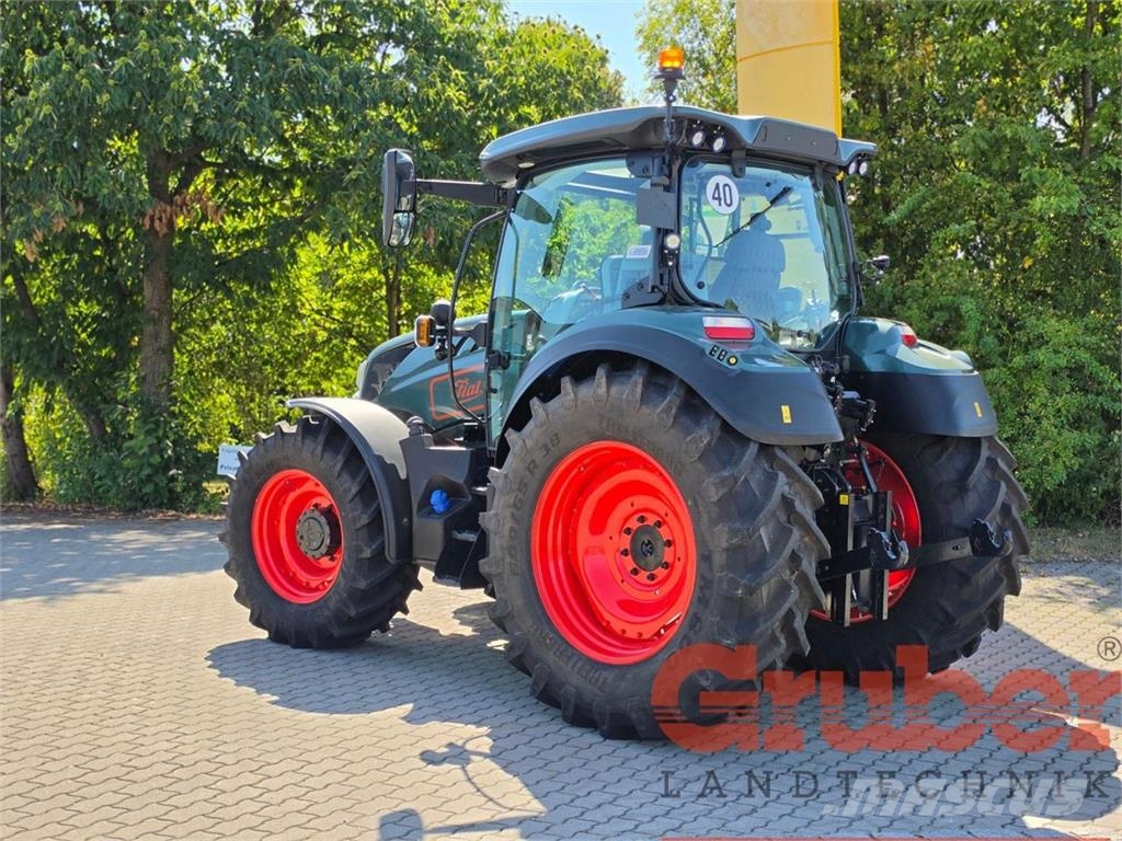 New Holland T5.120 Dynamic Command mit Fiat Design Tractors
