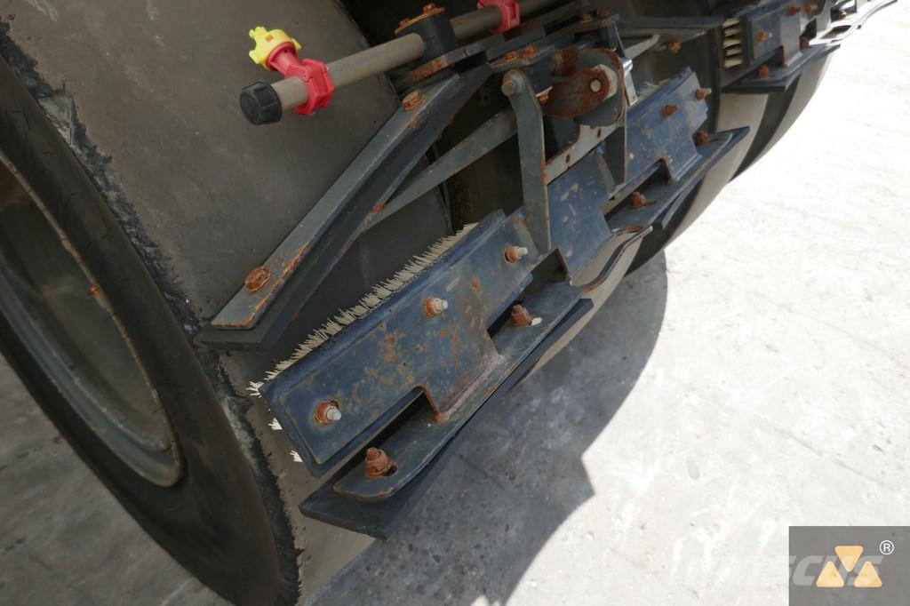 Bomag BW25RH Пневматични гумени ролки