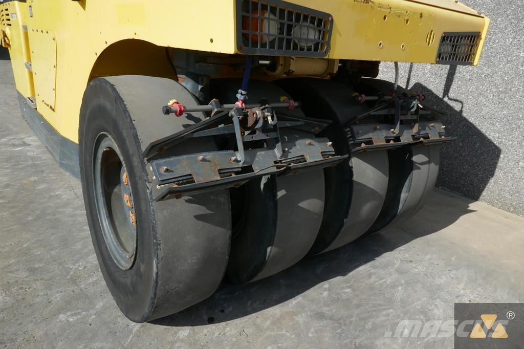 Bomag BW25RH مداحل ذات إطارات هوائية