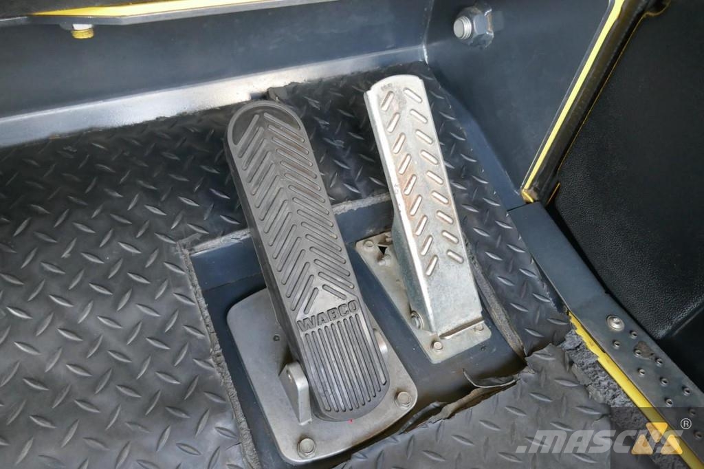 Bomag BW25RH Пневматични гумени ролки