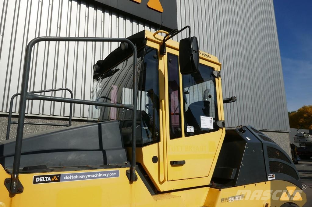 Bomag BW25RH Пневматични гумени ролки
