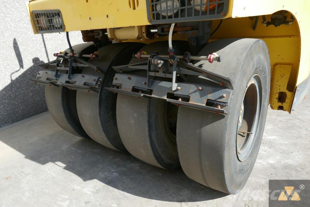 Bomag BW25RH مداحل ذات إطارات هوائية