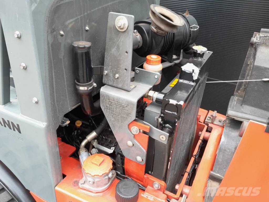 Weidemann 1250 cc 35 minishovel NL-kenteken Brede banden Mini chargeuse