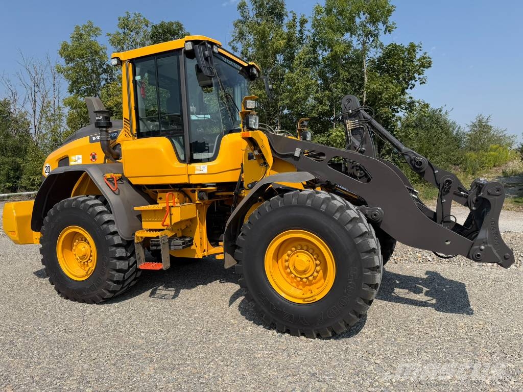 Volvo L 90 H لوادر بعجل