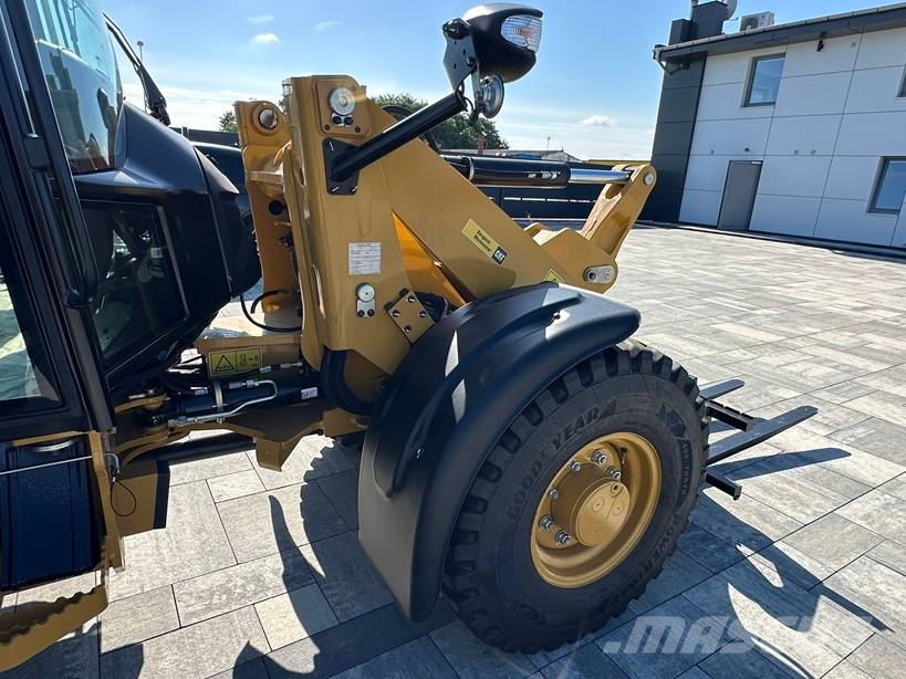 CAT 906 Kolesové nakladače