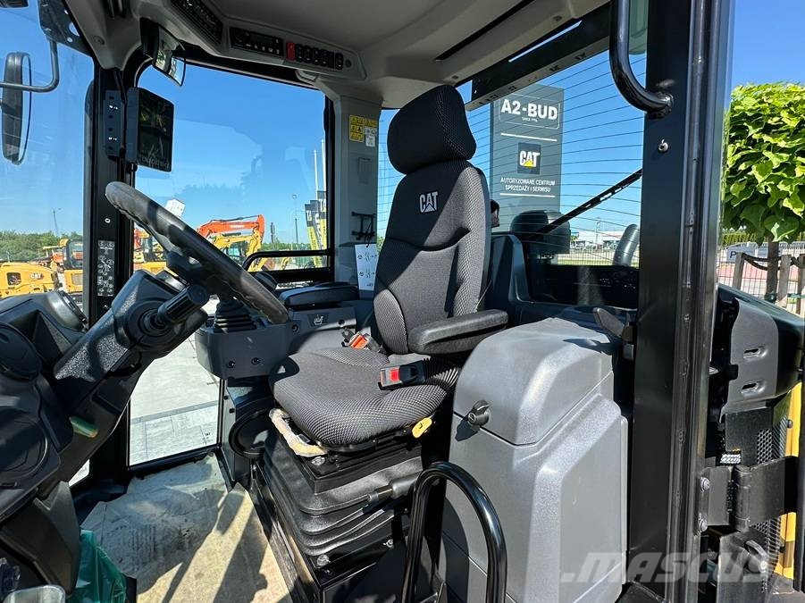 CAT 906 Kolesové nakladače