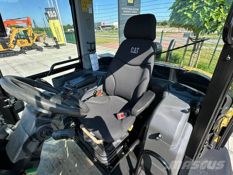 CAT 906 Kolesové nakladače