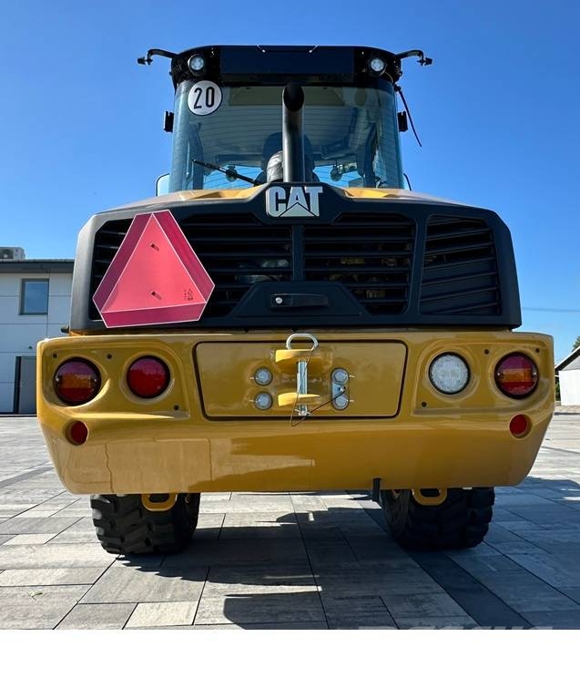 CAT 906 Kolesové nakladače