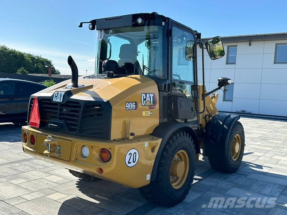 CAT 906 Kolesové nakladače