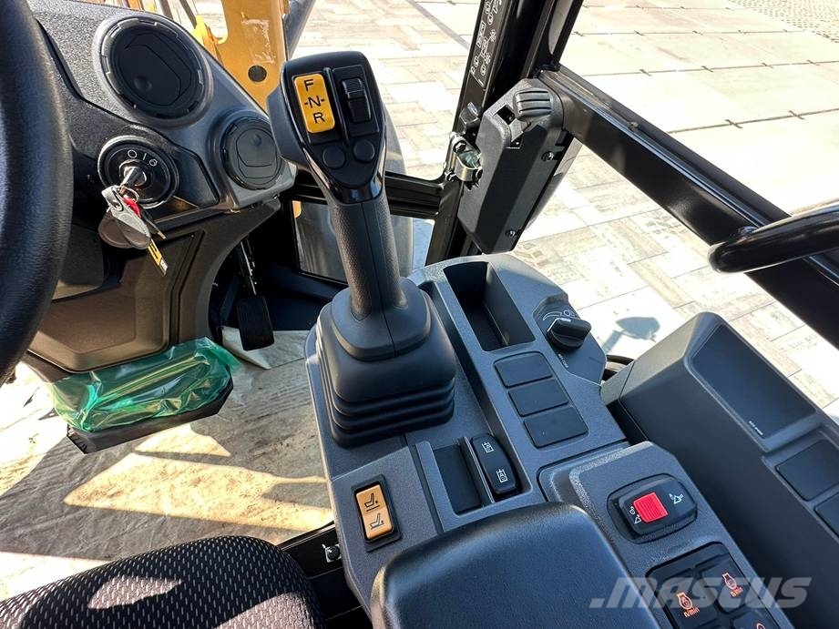 CAT 906 Kolesové nakladače