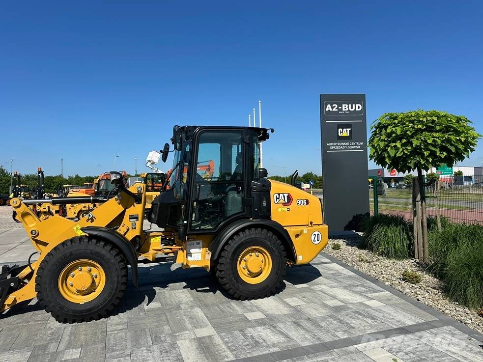 CAT 906 Kolesové nakladače