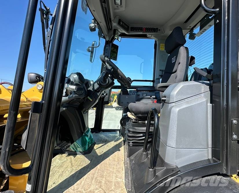 CAT 906 Kolesové nakladače