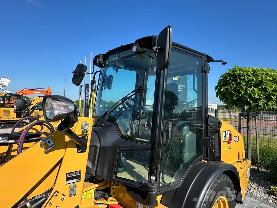 CAT 906 Kolesové nakladače