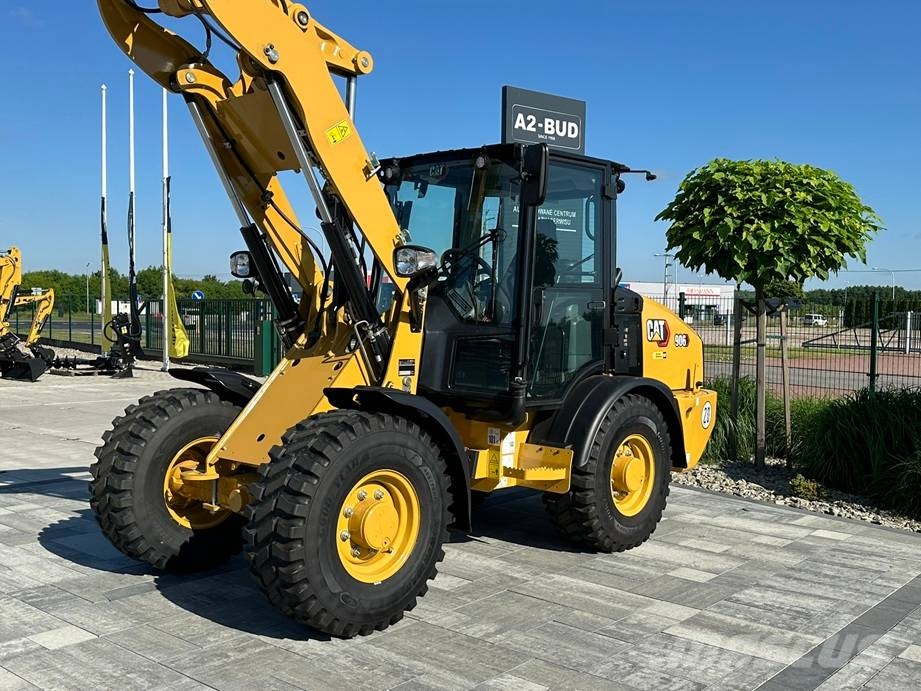 CAT 906 Kolesové nakladače