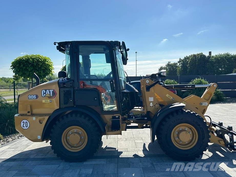CAT 906 Kolesové nakladače