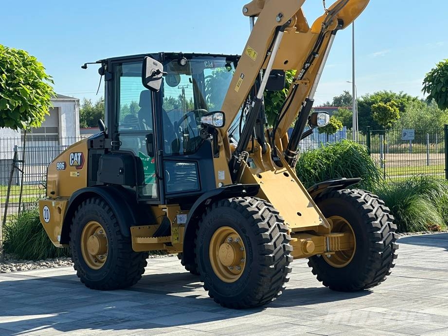 CAT 906 Kolesové nakladače