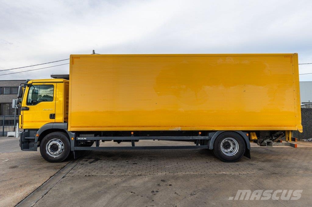 MAN TGM 18.250 BL + DHOLLANDIA 2T. Camiones caja cerrada