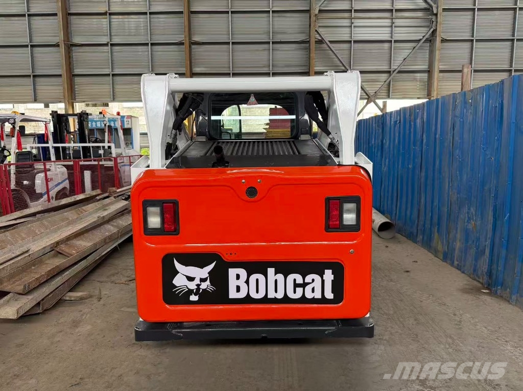 Bobcat S 530 滑移装载机