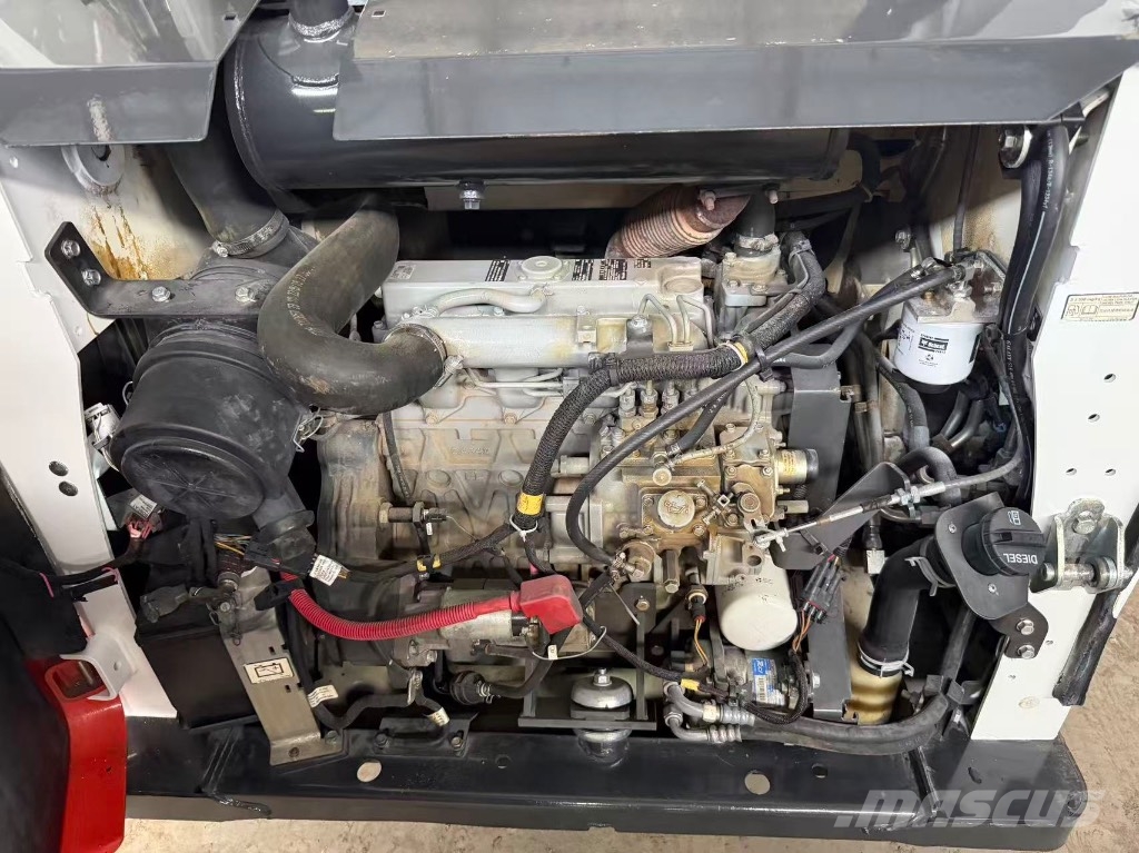 Bobcat S 530 滑移装载机