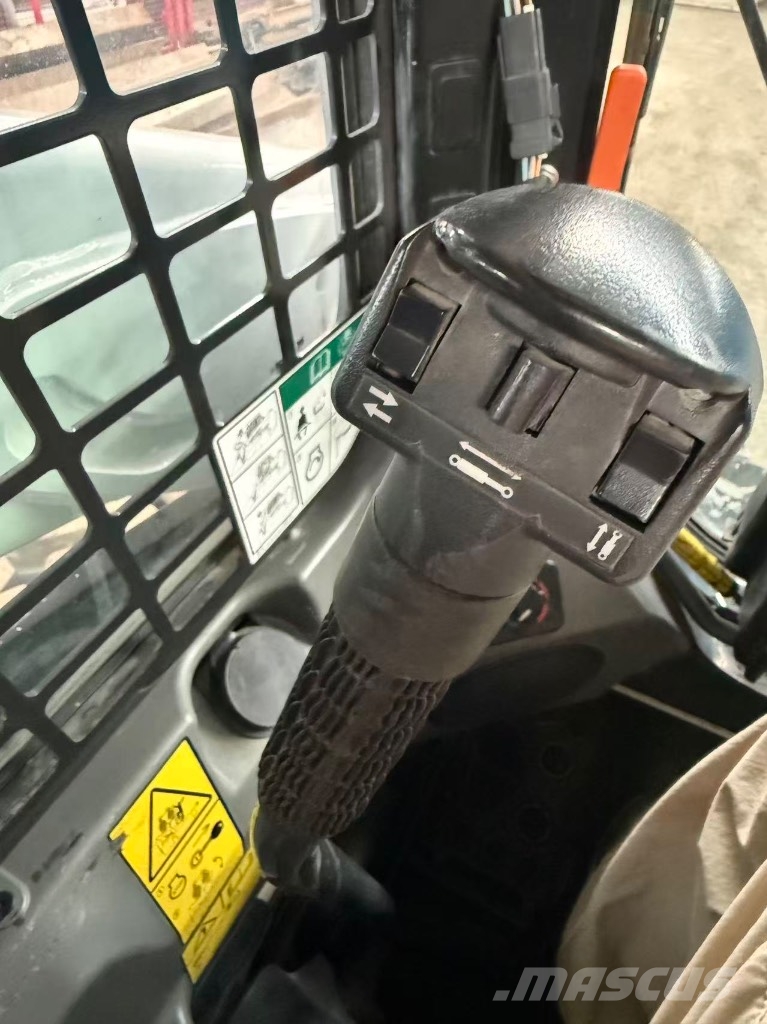 Bobcat S 530 滑移装载机